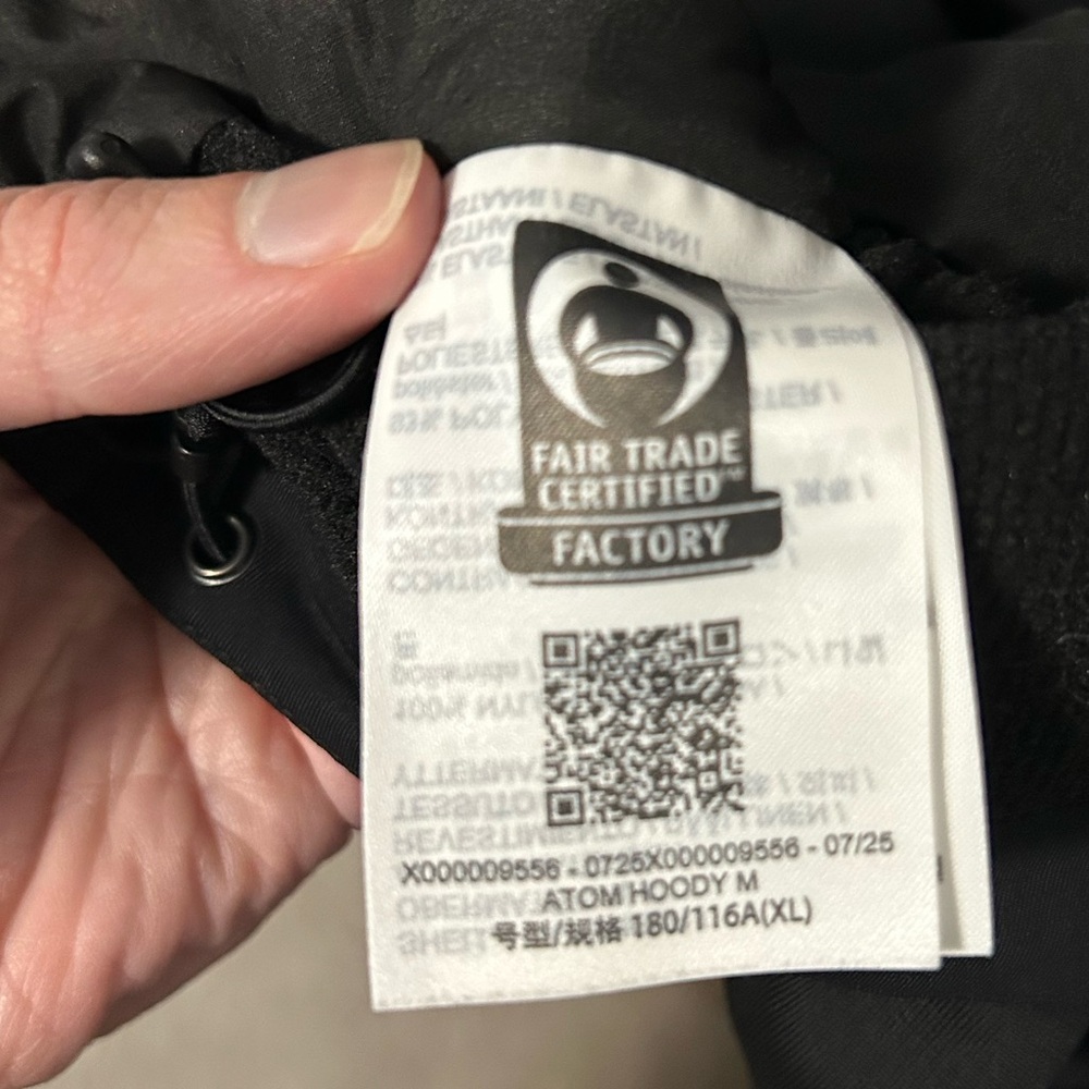 Arc'teryx Atom Insulated Hoody - Men’s Black XL - Picture 4 of 5